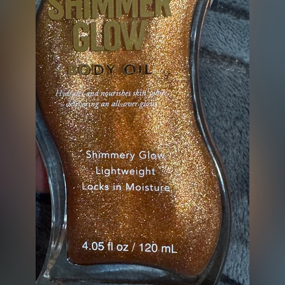 Ellen Tracy Shimmer Glow Body Oil 4.05 fl oz 120 ml - Picture 3 of 3